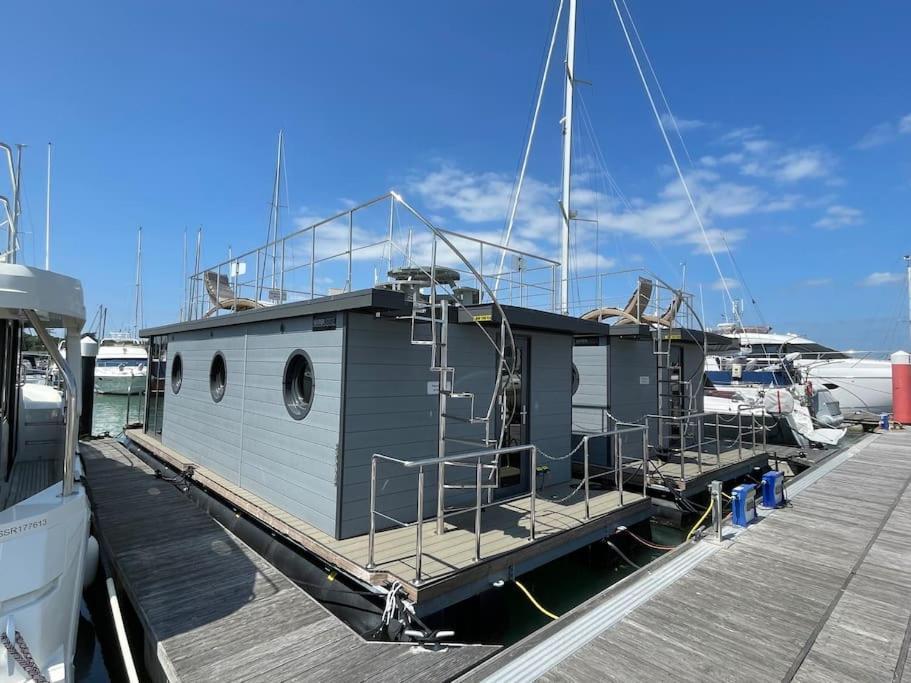 Yarmouth Waterlodge Floating Apartments 2 Εξωτερικό φωτογραφία