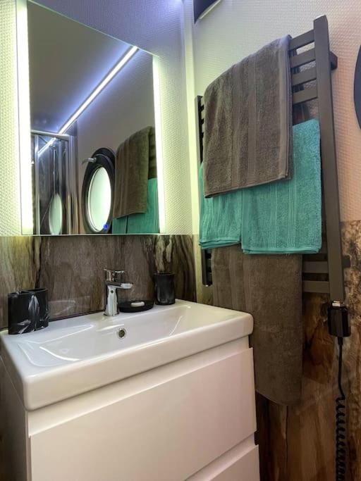 Yarmouth Waterlodge Floating Apartments 2 Εξωτερικό φωτογραφία